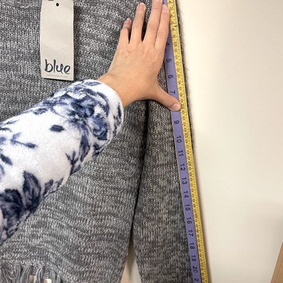 Women’s Crewneck Knit-Sweater, Fringed seam, long sleeve, Small, Blue Seven - Picture 12 of 15